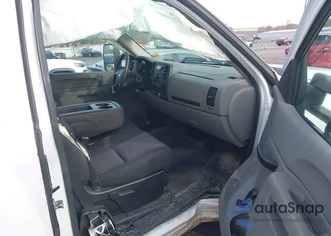 2010 Chevrolet Silverado 1500 Work Truck z USA, uszkodzony, nr VIN 1GCSKPE09AZ227964